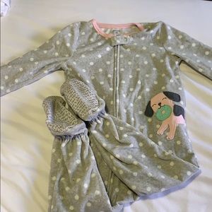 4/$10 Carter’s long sleeve fleece onesie dog print